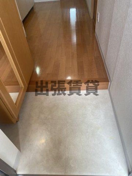 ALBORE kamiotaiの玄関