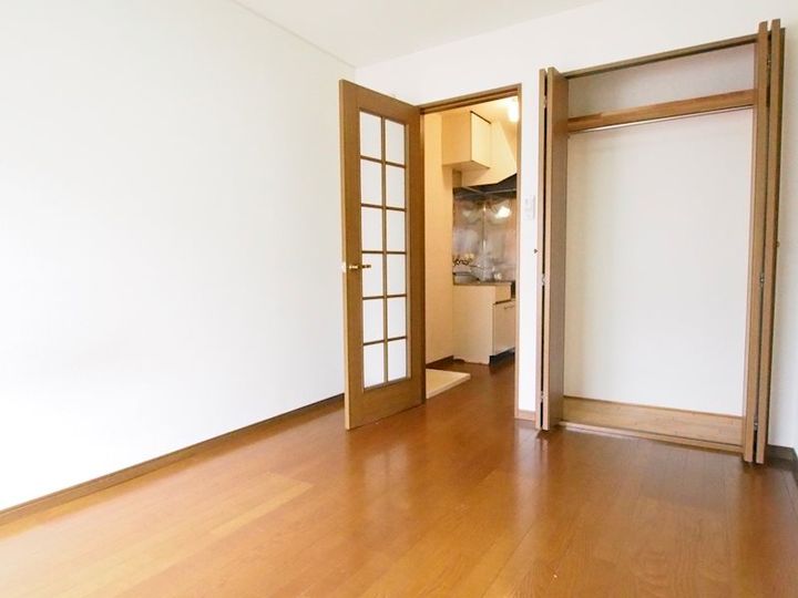 パルチアB202の居間