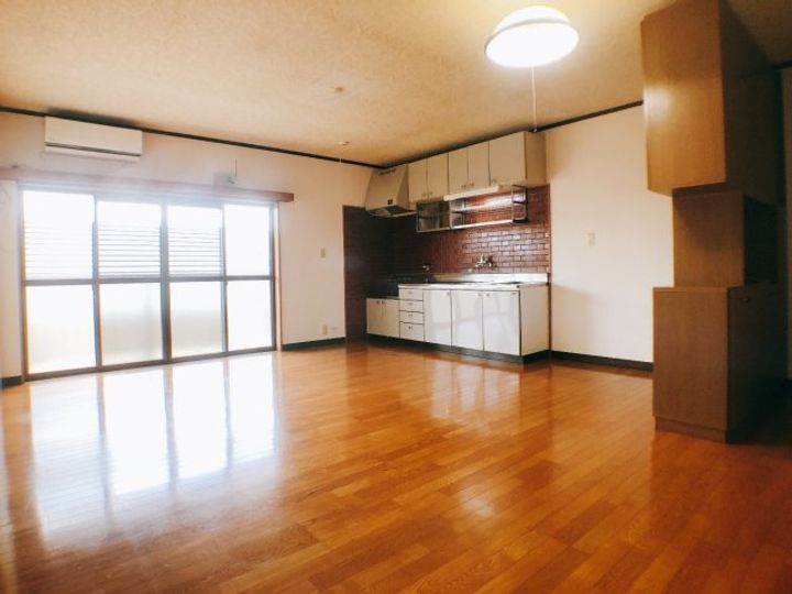 ブラウンルーフの居間