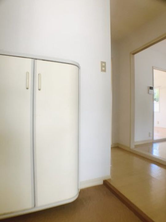 ハイライズK C棟201の玄関