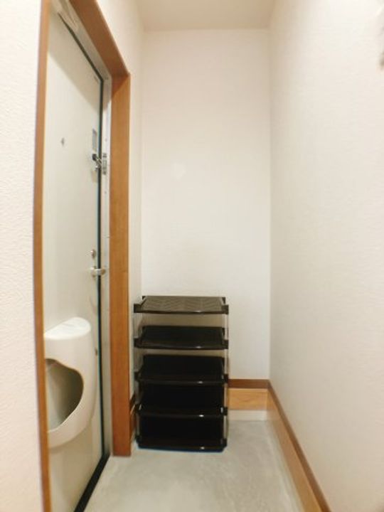 フローラ川内の玄関