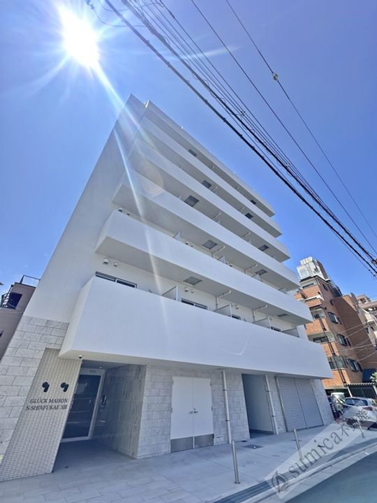 GLUCK MAISON S−SHINFUKAE XIIIの外観