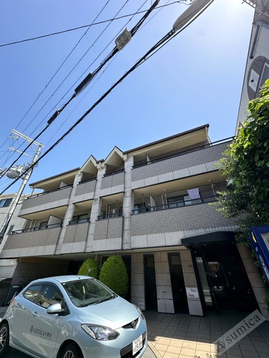 ロンモンターニュ小阪の外観