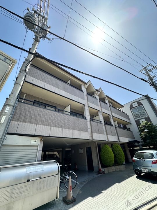 ロンモンターニュ小阪の外観