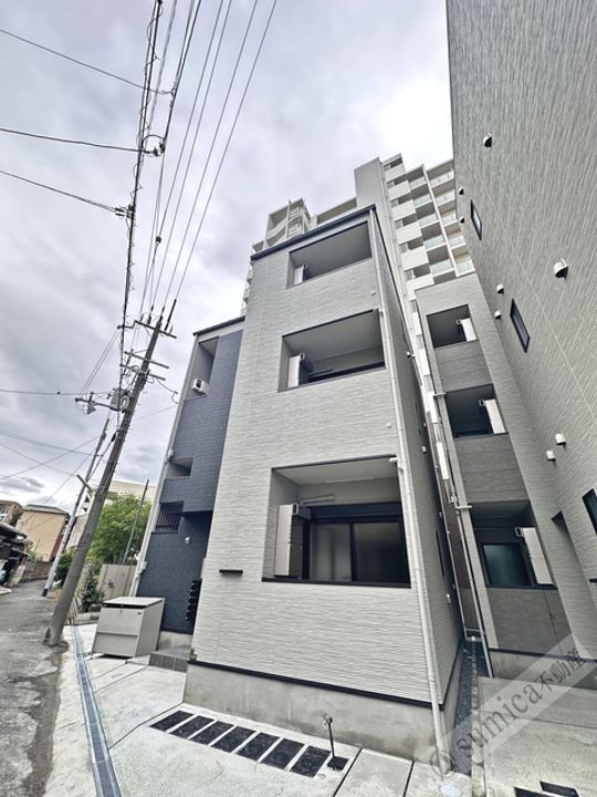 ハーモニーテラス中川東の外観