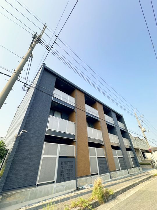 レオパレスエメラルドストーンの外観