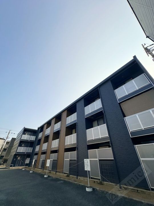 レオパレスエメラルドストーンの外観