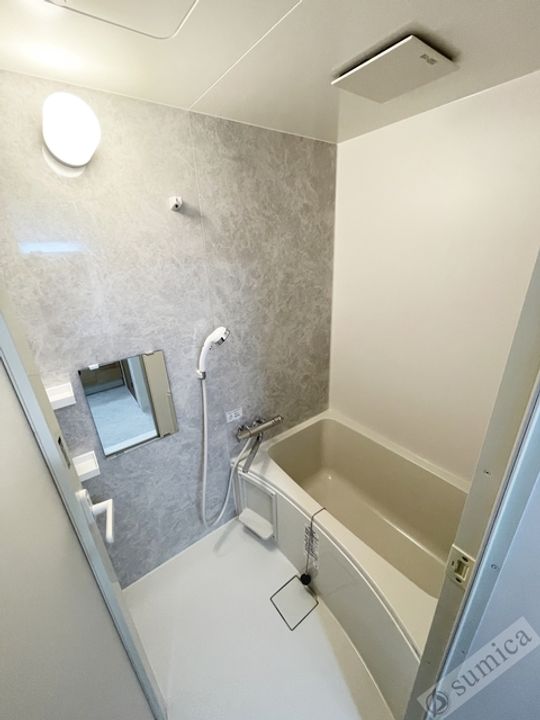 COSMO WAKAEMINAMIの風呂