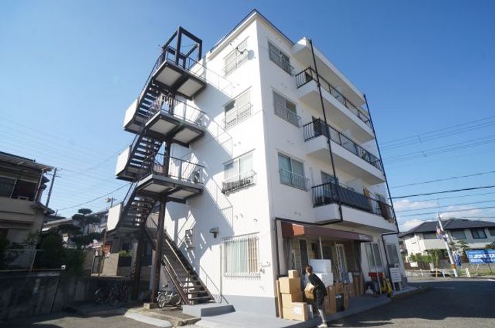 村上マンションの外観