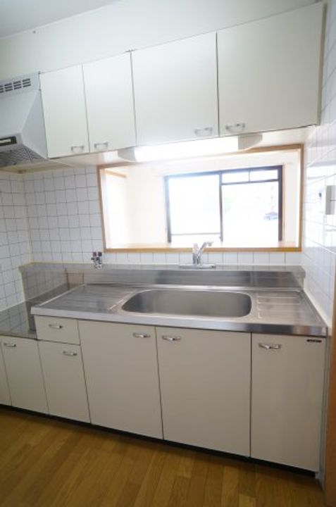 ラウルス宝塚⑤号室(305)のキッチン