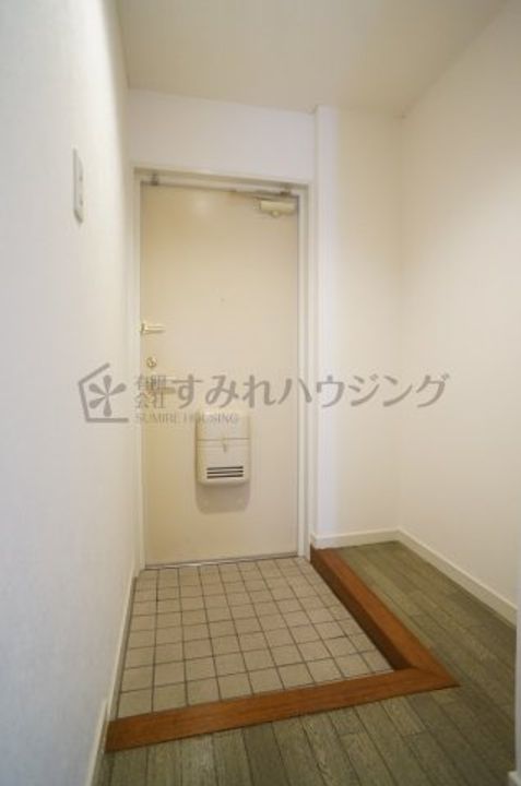 マンショングレース⑧号室(308)の玄関