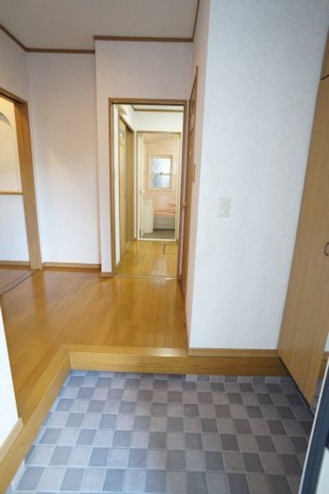 兵庫県宝塚市南口2丁目(一戸建)の賃貸物件1の玄関