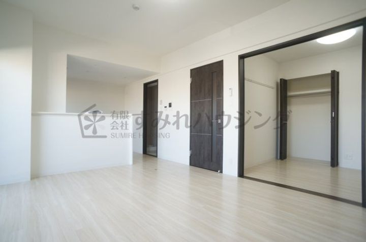 Casa Fiore カーサ・フィオーレ③号室(403)の居間