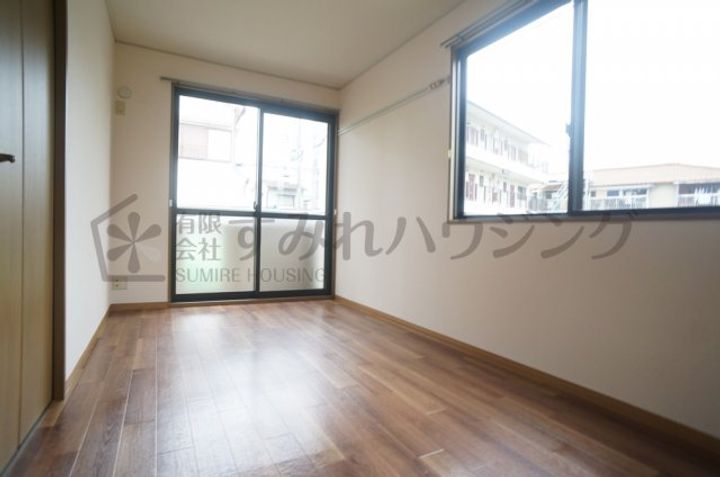 ラーク加茂201の寝室