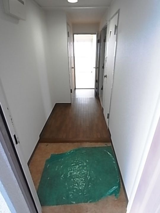 兵庫県西宮市弓場町(アパート)の賃貸物件の玄関
