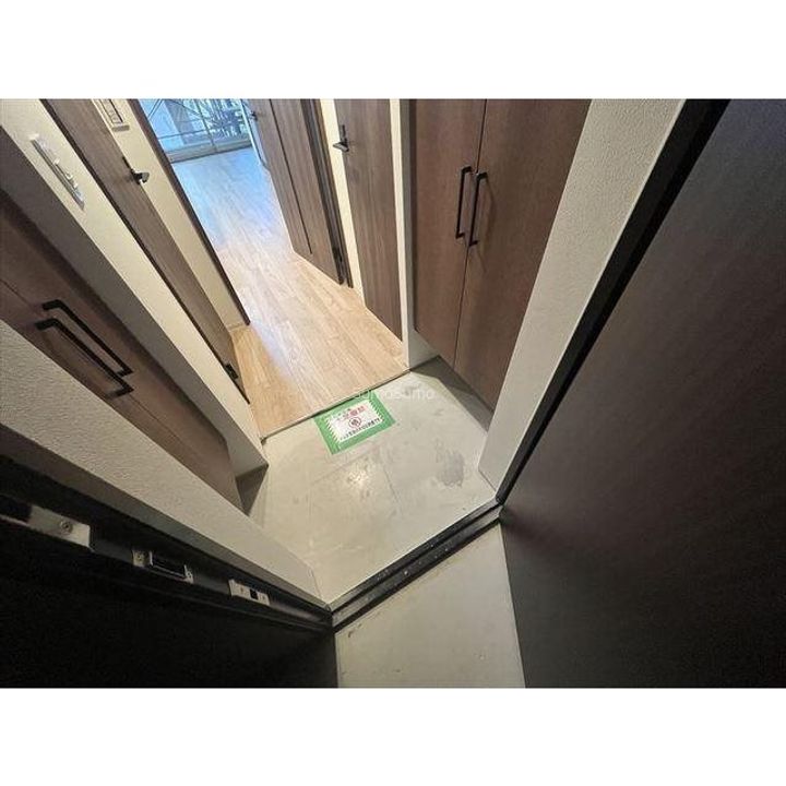 AFFLUENCE難波EASTの玄関