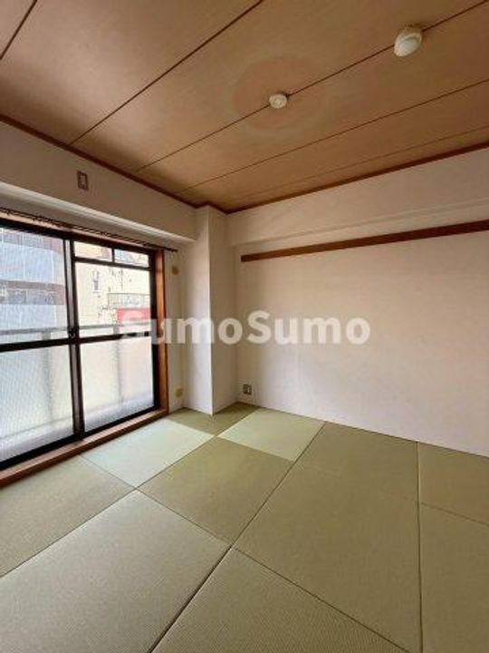第三西原ハイツの居間
