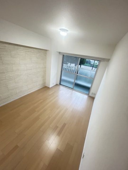 兵庫県神戸市中央区熊内町1丁目(マンション)の賃貸物件の居間