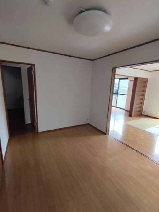 兵庫県神戸市灘区高徳町4丁目(マンション)の賃貸物件の居間