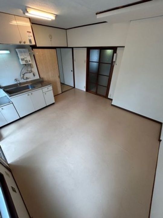 離宮ビルの居間