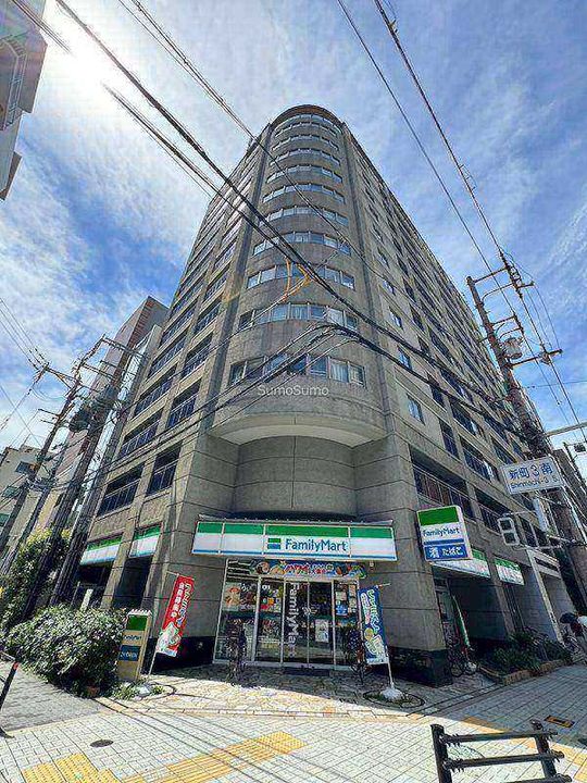 レジディア心斎橋ウエストの外観