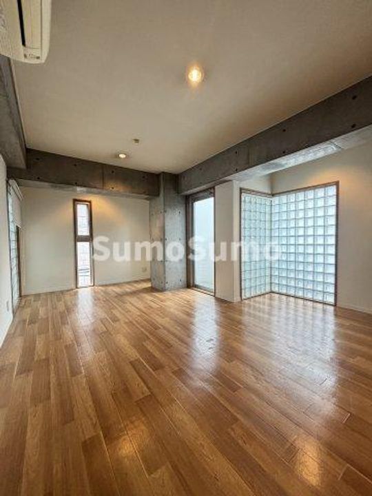 ソレイユ京町堀の居間