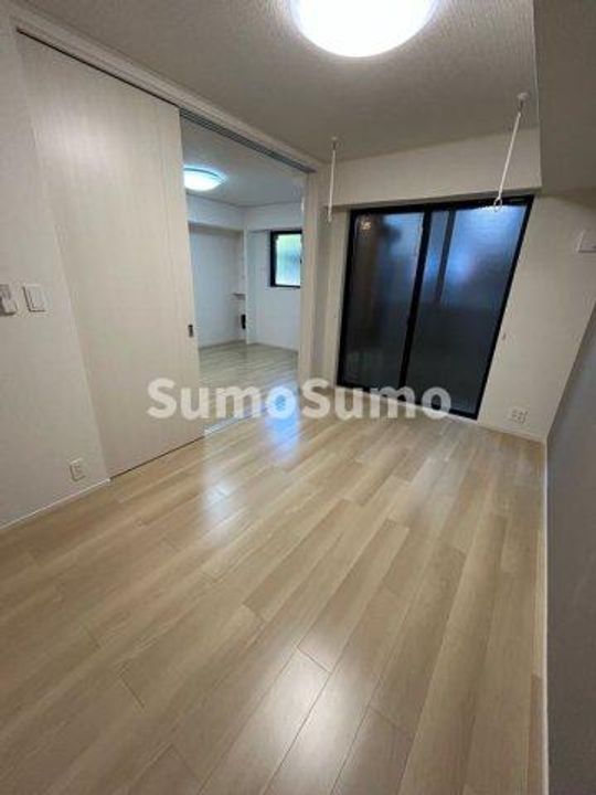 ヴィヴァレス松ノ内の居間