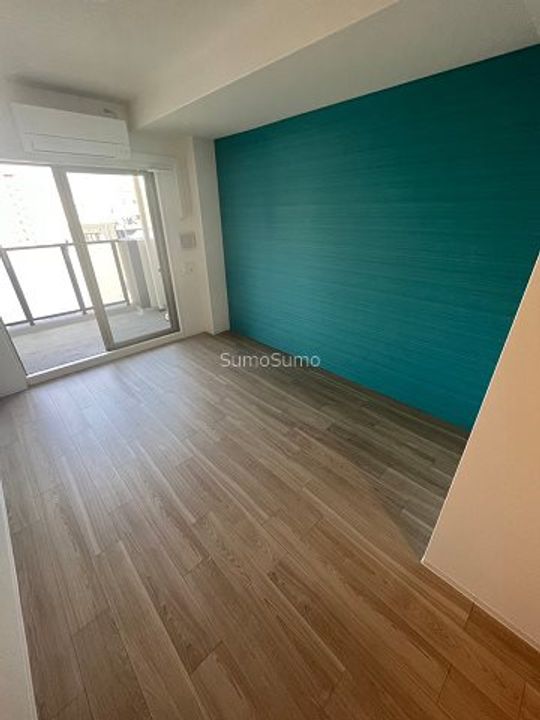 セレニテ本町東リアンの居間