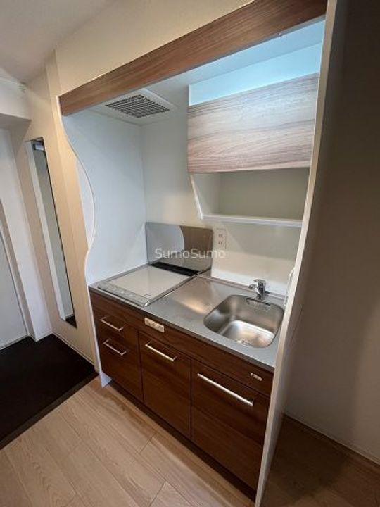 セレニテ本町東リアンのキッチン