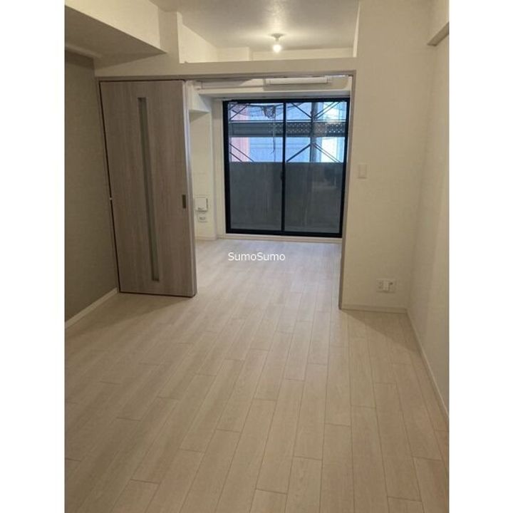 スプランディッド堀江の居間