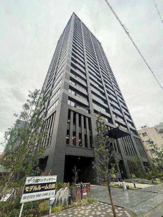 THE CROSS CITY TOWERの外観