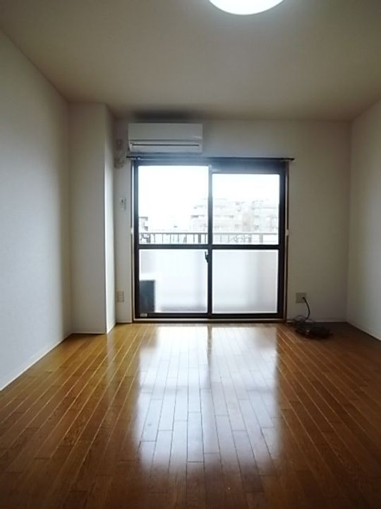 兵庫県西宮市段上町1丁目(マンション)の賃貸物件の居間