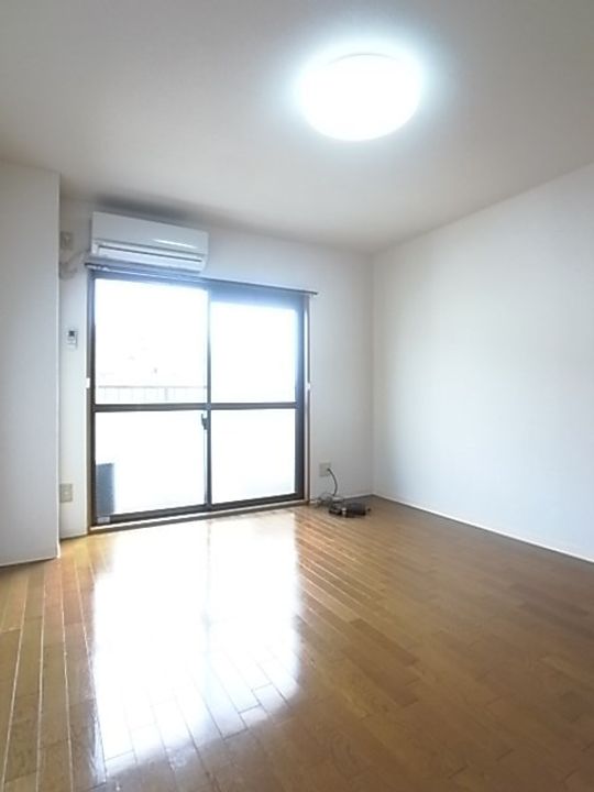 兵庫県西宮市段上町1丁目(マンション)の賃貸物件の居間