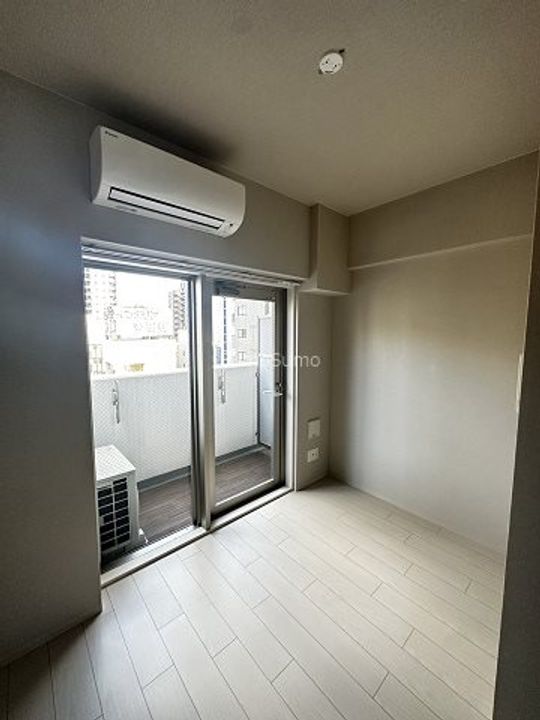 ファーストフィオーレ心斎橋イーストⅢの居間