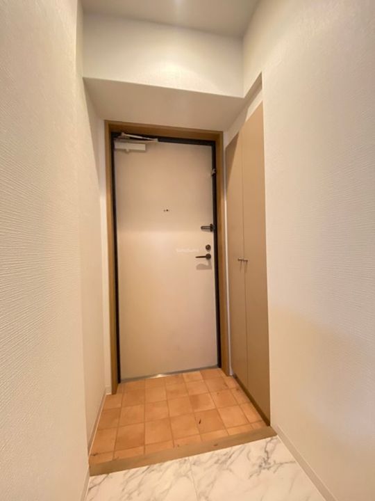 ロジュマン農人橋の玄関