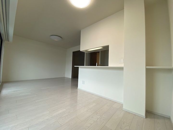 兵庫県神戸市中央区浜辺通6丁目(マンション)の賃貸物件の居間