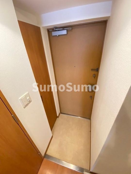 エステムプラザミッドプレイスの玄関