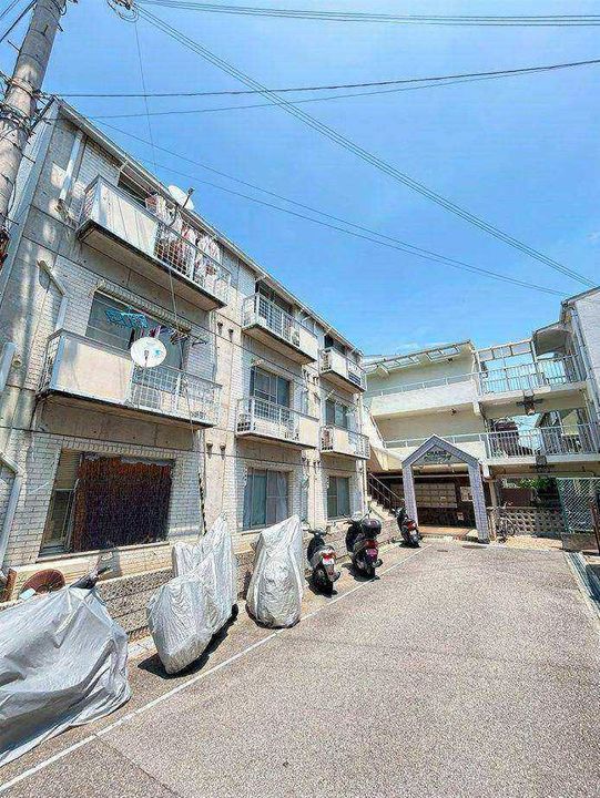 CRASIS苦楽園プラザの外観