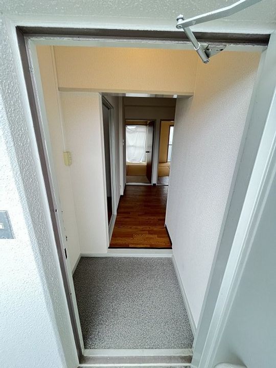 鳴尾ハイツ(若草町)の玄関