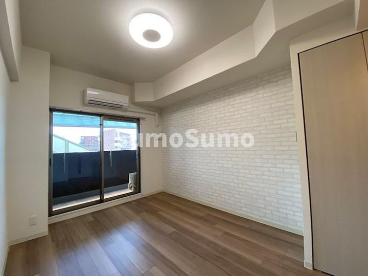 プレサンス兵庫ヴィアーレの居間