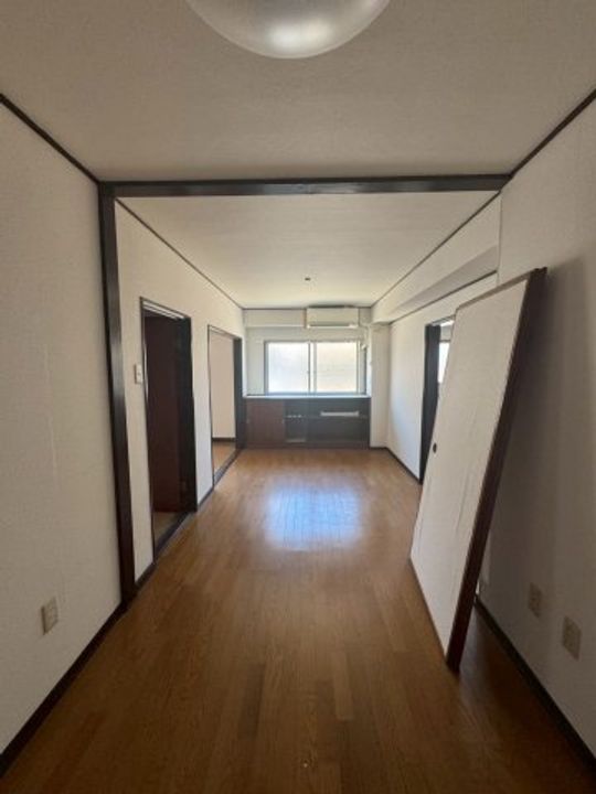 赤浦マンションの居間