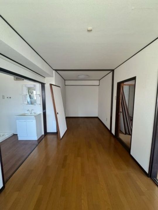 赤浦マンションの居間