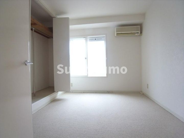 兵庫県神戸市中央区海岸通5丁目(マンション)の賃貸物件の居間