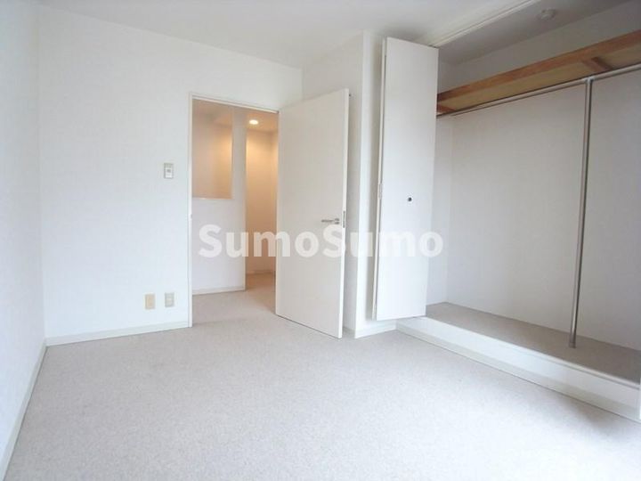 兵庫県神戸市中央区海岸通5丁目(マンション)の賃貸物件の居間