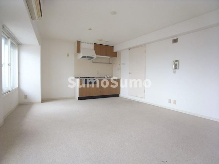 兵庫県神戸市中央区海岸通5丁目(マンション)の賃貸物件の居間