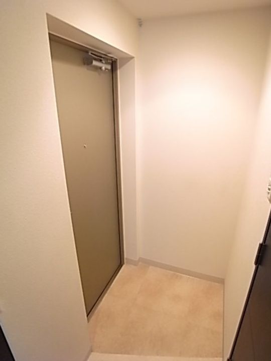兵庫県神戸市中央区元町通5丁目(マンション)の賃貸物件の玄関