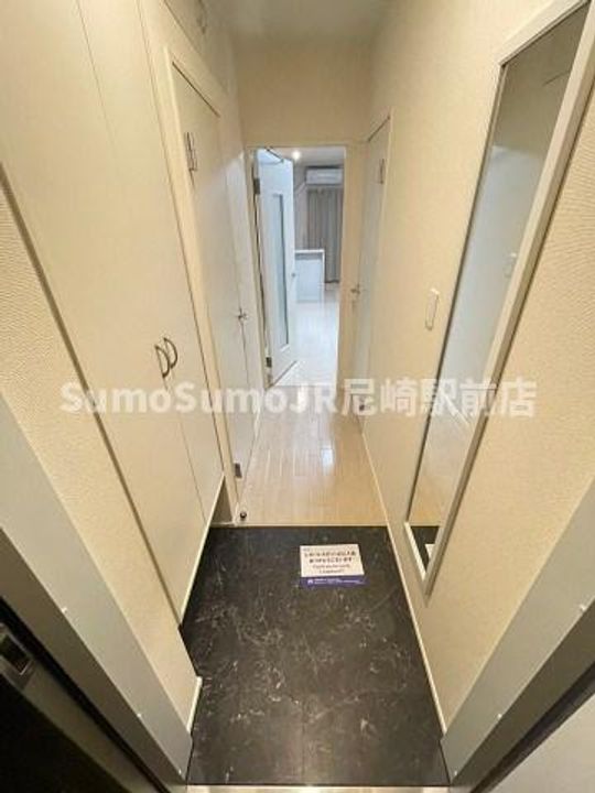兵庫県尼崎市南武庫之荘8丁目の賃貸マンションの玄関