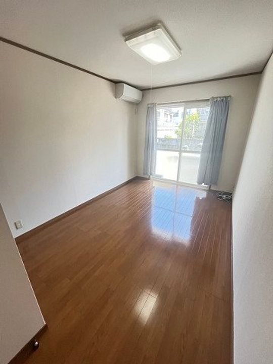 兵庫県西宮市上大市1丁目(アパート)の賃貸物件の居間