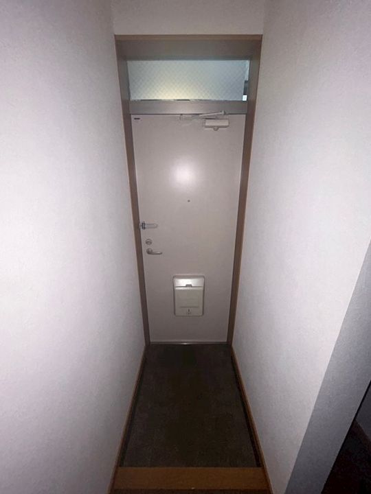 兵庫県神戸市中央区中山手通7丁目(アパート)の賃貸物件の玄関