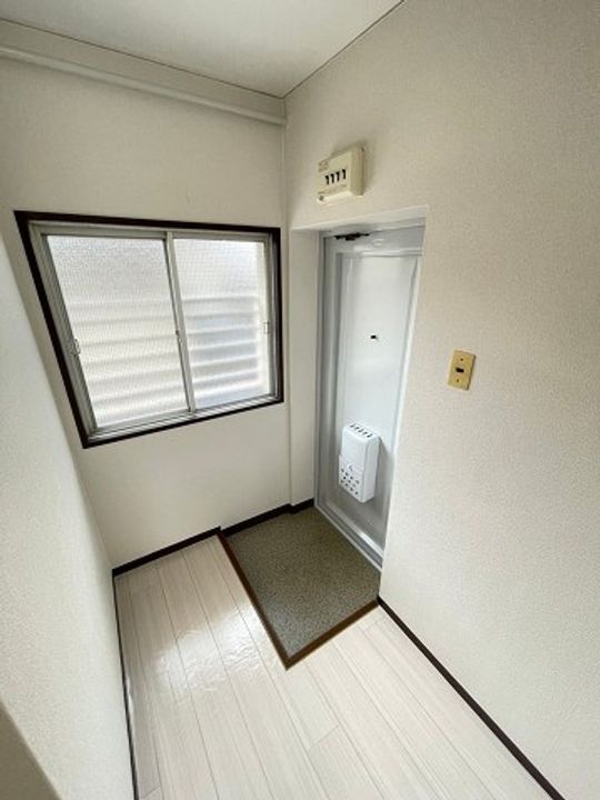 兵庫県西宮市中島町(マンション)の賃貸物件の玄関